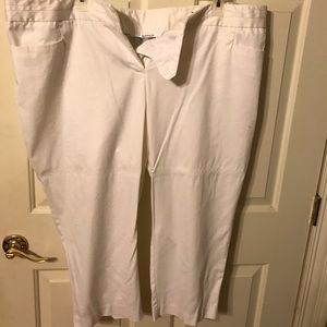 White Worthington Capris 24W